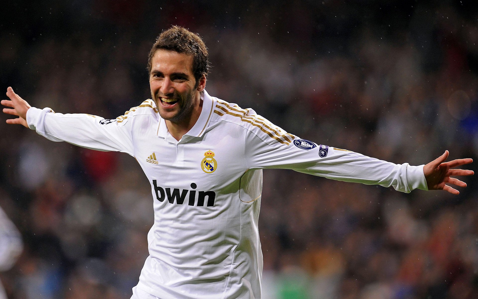 罗德里赛后谦逊发言登热搜，洛杉矶湖人小胜迈阿密热火引发热议